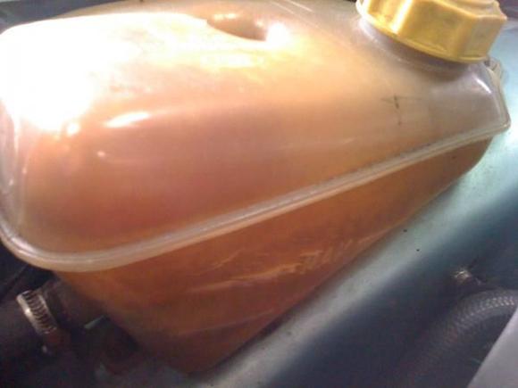 Water cooling tank with some serious crack issues going on - excuse the pun