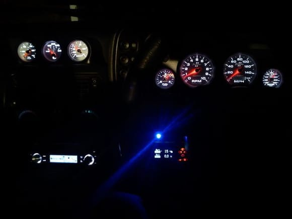 Autometer Phantom II Night.