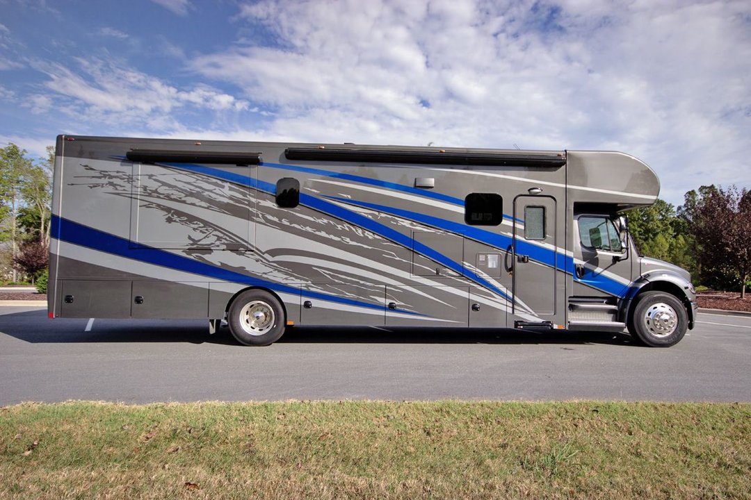 2020 RENEGADE RV Valencia 38RB Class C Motorhome for Sale in Mocksville