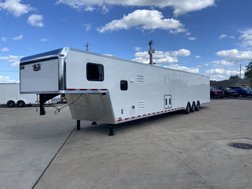 2026 Vintage Race Trailer with Living Quarters 53'