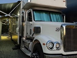 CORONADO FREIGHTLINER W/BIG D13 DIESEL MOTOR