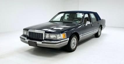 1990 Lincoln Town Car  for Sale $18,900 