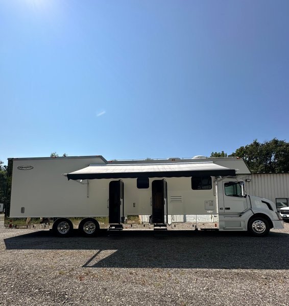 2009 Renegade Toterhome/2 car stacker trailer  for Sale $180,000 