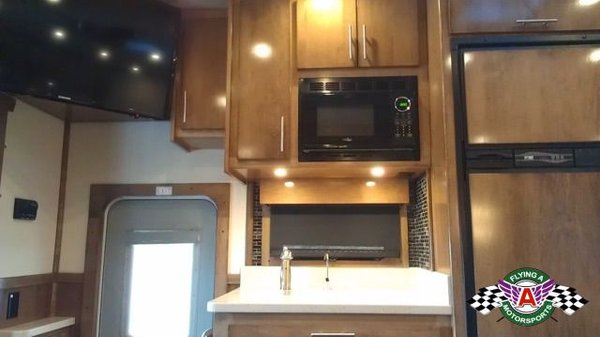 2016 Showhauler on Lonestar Chassis