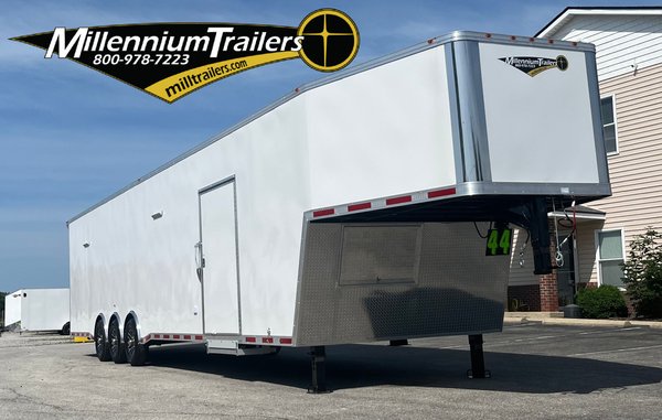 2026 44' Loaded Platinum GN w/Mini Spread Step Down Axles 