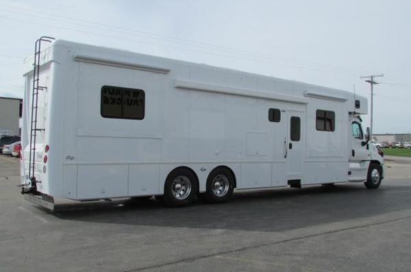 2020 Showhauler 5 Slides Bunk Beds 35QFSSL-B Class A RV for Sale $0