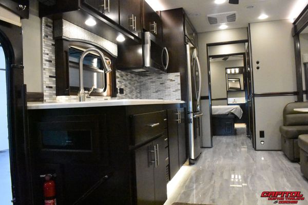 2022 Renegade Peterbilt 41' Bath & 1/2 Coach