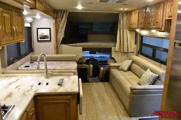 2019 Thor Motor Coach BB35 Magnitude
