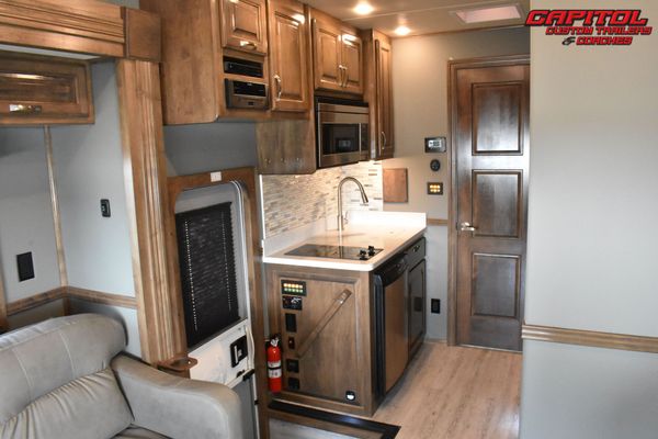 2022 17' TOTERHOME WITH BUNKS! ANOTHER 1ST FROM CAPITOL!!!