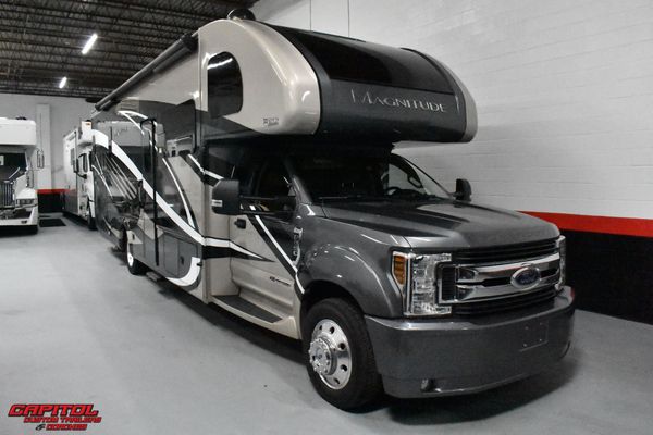 2019 Thor Motor Coach BB35 Magnitude