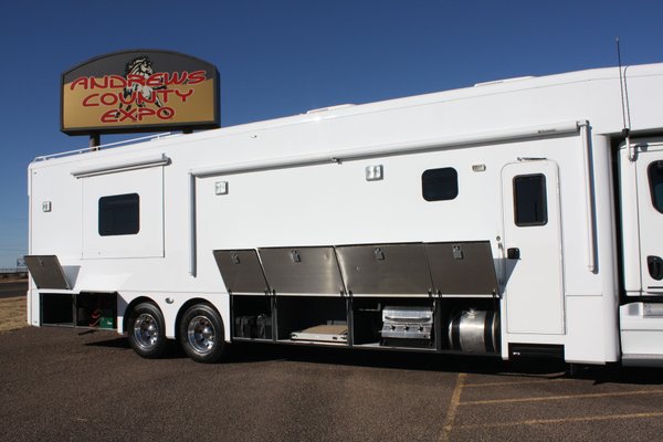 2013 Showhauler Two Full Baths Bunk Beds Motorhome