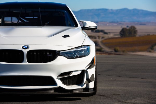 2018 BMW F82 M4 GT4 with Evo Package