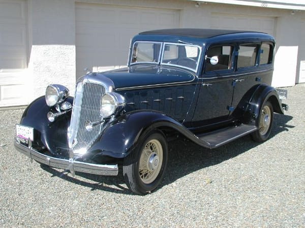 1933 Chrysler Sedan