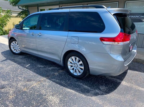 2014 TOYOTA SIENNA LIMITED  for Sale $24,995 