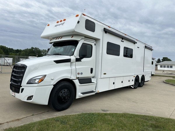 2025 Renegade 38' CSB  for Sale $556,000 