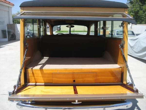 1939 Ford Deluxe Woody Wagon  for Sale $140,000 