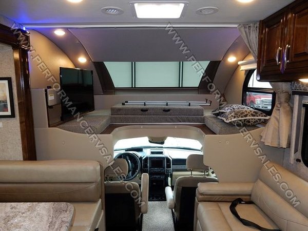 2019 Thor Motor Coach Magnitude