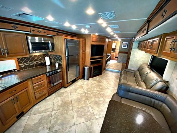 Fleetwood 38k Expedition for Sale $155,000