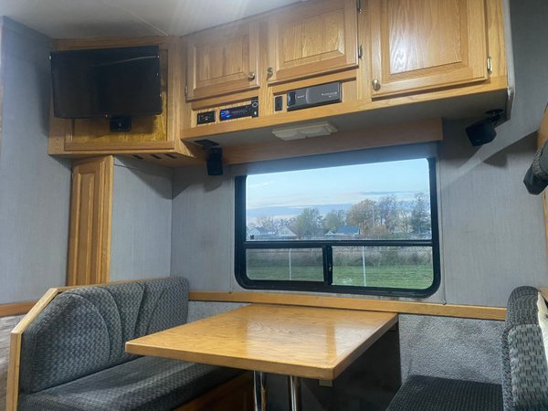 2001 FREIGHTLINER FL70 UNITED EXPRESSLINE 14' TOTER for Sale $100,000