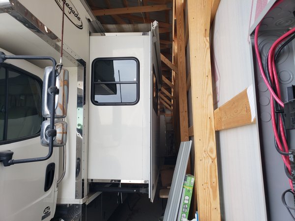 Very nice 2007 ,34' renegade toterhome very low miles for Sale $110,000