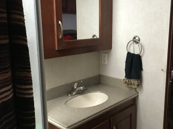 06 Haulmark 45' Motorhome w/ 06 Renegade 36' Liftgate for Sale $140,000