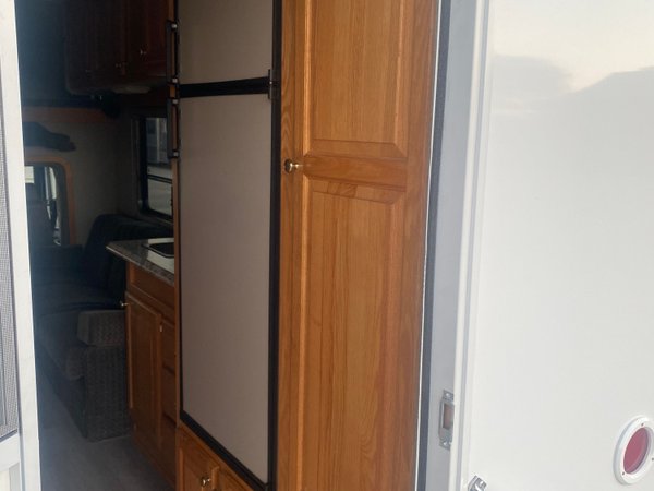 2001 FREIGHTLINER FL70 UNITED EXPRESSLINE 14' TOTER for Sale $100,000