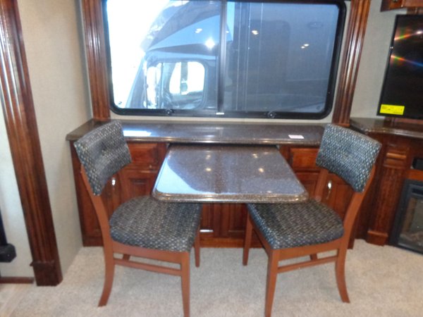 2019 Fleetwood Discovery LXE 40D