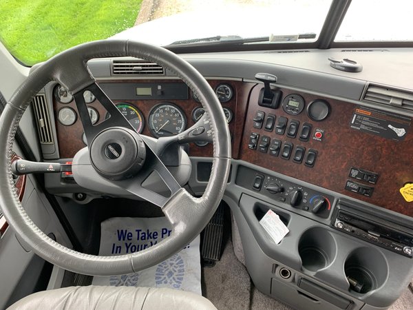 Used 2006 Chariot 40' Motorhome