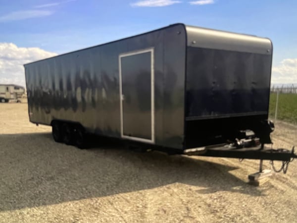 2019 Mew Trend 30ft triple Axle Enclosed Trailer