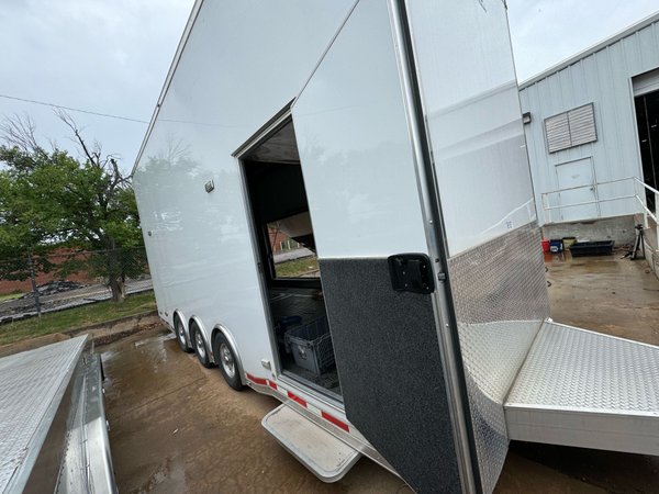 2018 ATC QUEST STACKER TRAILER, 21' ENCLOSED TRAILER   for Sale $55,000 