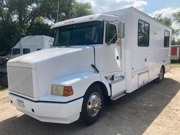 97' Custom Toter Home Coach only 43k miles  for Sale $70,000 