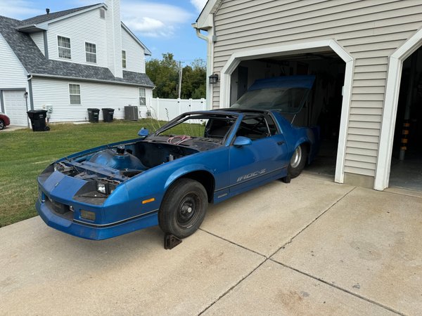 1985 Iroc Z28 Camaro  for Sale $7,000 