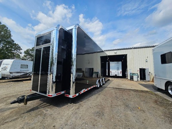 2025 UNITED SUPER HAULER 