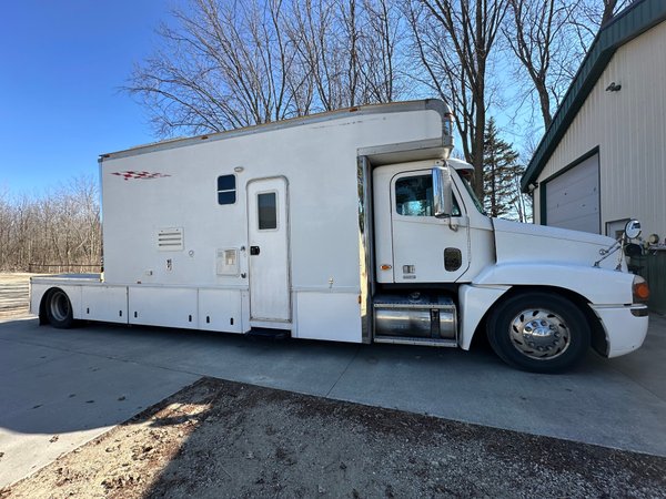 1999 Freightliner C120 Sport Deck Hauler