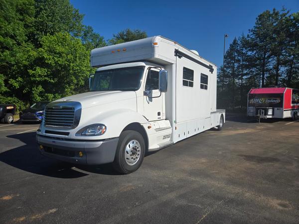 2005 Haulmark Sportdeck Toterhome  for Sale $60,000 