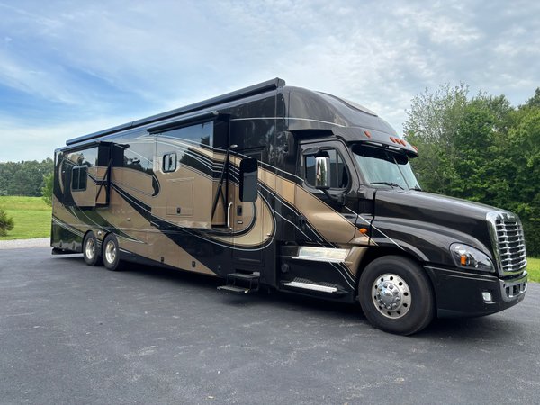 2018 Showhauler   for Sale $415,000 
