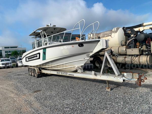 32’ Justice Boat (2007) w/Trailer – Offshore / Commercia 