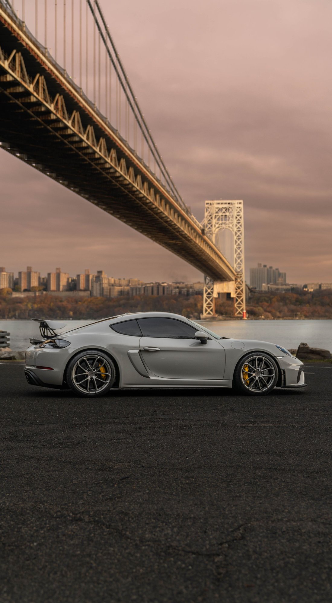 2022 Porsche 718 - Chalk 2022 Porsche 718 GT4 - Used - VIN WP0AC2A85NS275595 - 13,600 Miles - 6 cyl - 2WD - Manual - Coupe - Gray - Lake Hopatcong, NJ 07849, United States
