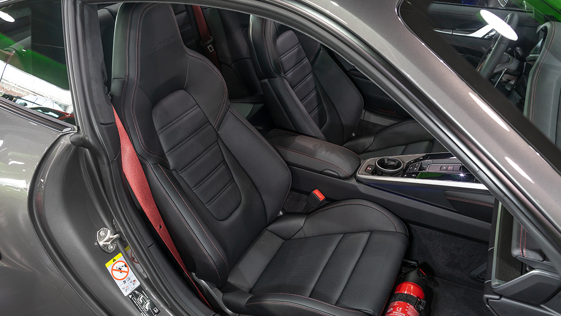 Deviated Stitching/Seatbelt with GT Silver and Black leather help