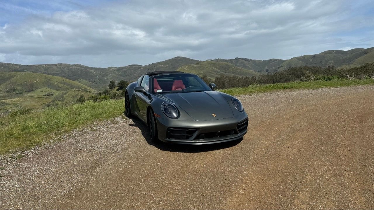 2022 Porsche 911 - 2022 GTS Targa 4 in Aventurine Green, 930 Red leather package, Super low miles - Used - VIN WP0BB2A94NS232477 - 1,390 Miles - 6 cyl - 4WD - Automatic - Coupe - Gray - San Francisco, CA 94107, United States
