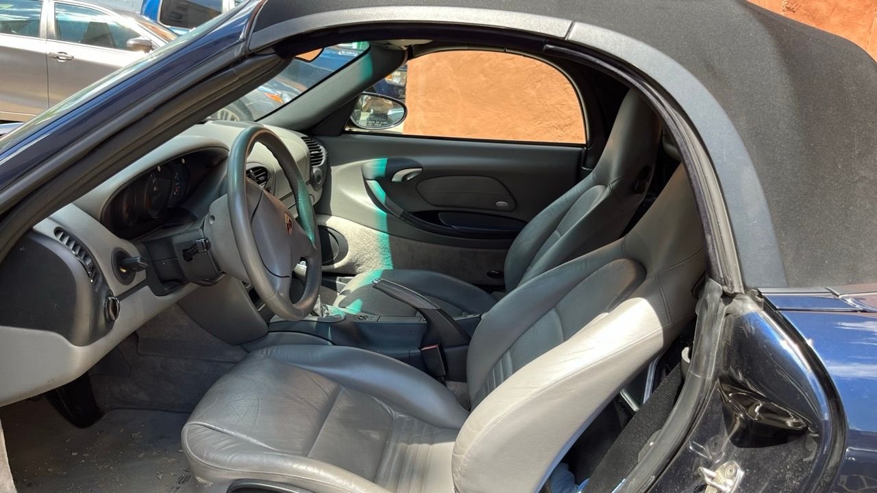 2003 Porsche Boxster - Accident-Damaged 2003 986 Boxster - Used - VIN WP0CA29803U622271 - 79,000 Miles - 6 cyl - 2WD - Manual - Convertible - Blue - Cincinnati, OH 45202, United States