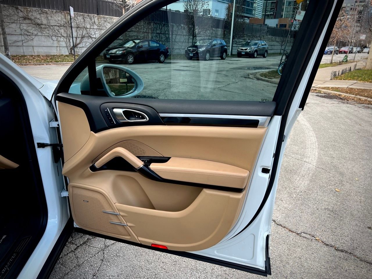 2015 Porsche Cayenne - 2015 Cayenne Diesel 54k Miles - Rare & Fully Loaded - Used - VIN WP1AF2A2XFLA38680 - 6 cyl - AWD - Automatic - SUV - White - Chicago, IL 60601, United States