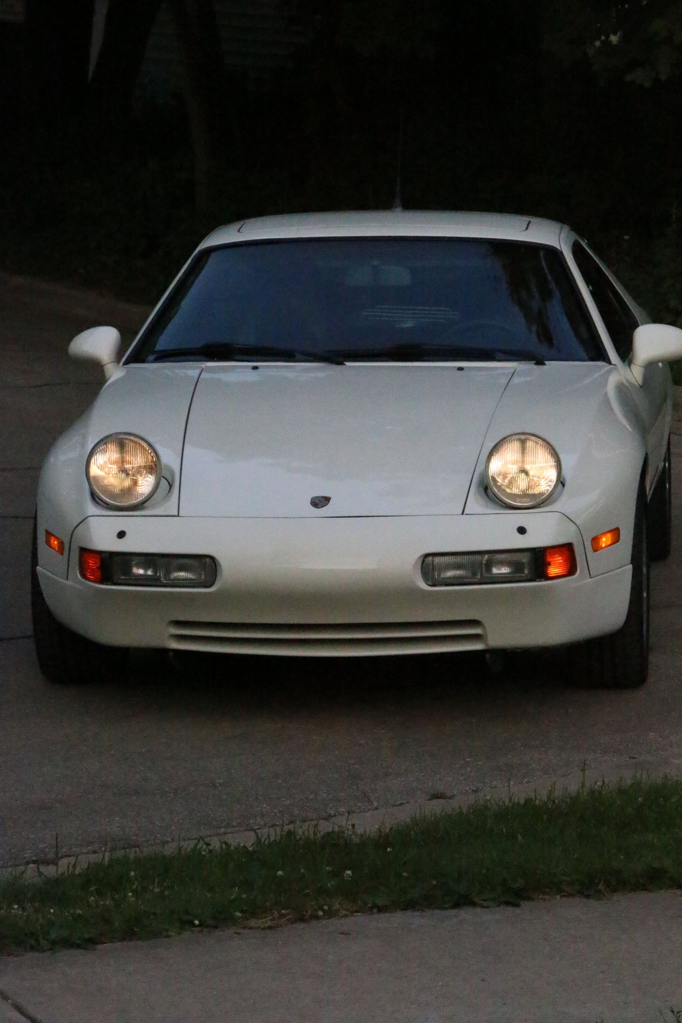 1990 Porsche 928 - Porsche 928 S4 1990 Manual! Low miles!! Excellent Driver!!! - Used - VIN WP0JB2924LS860376 - 72,625 Miles - 8 cyl - 2WD - Manual - Coupe - White - Madison, WI 53715, United States