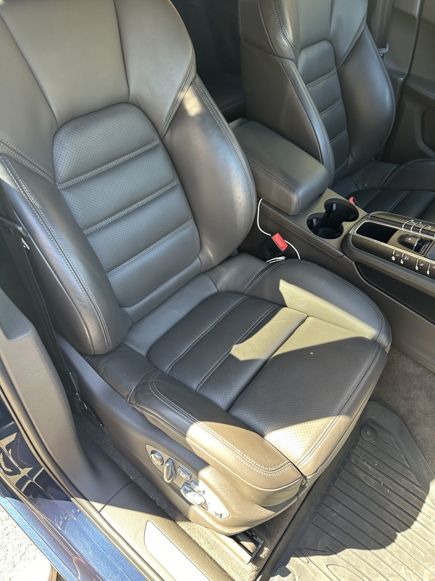 2015 Porsche Macan - 2015 Porsche Macan Turbo - Used - VIN WP1AF2A55FLB97990 - 62,100 Miles - 6 cyl - 4WD - Automatic - SUV - Blue - Charlotte, NC 28226, United States