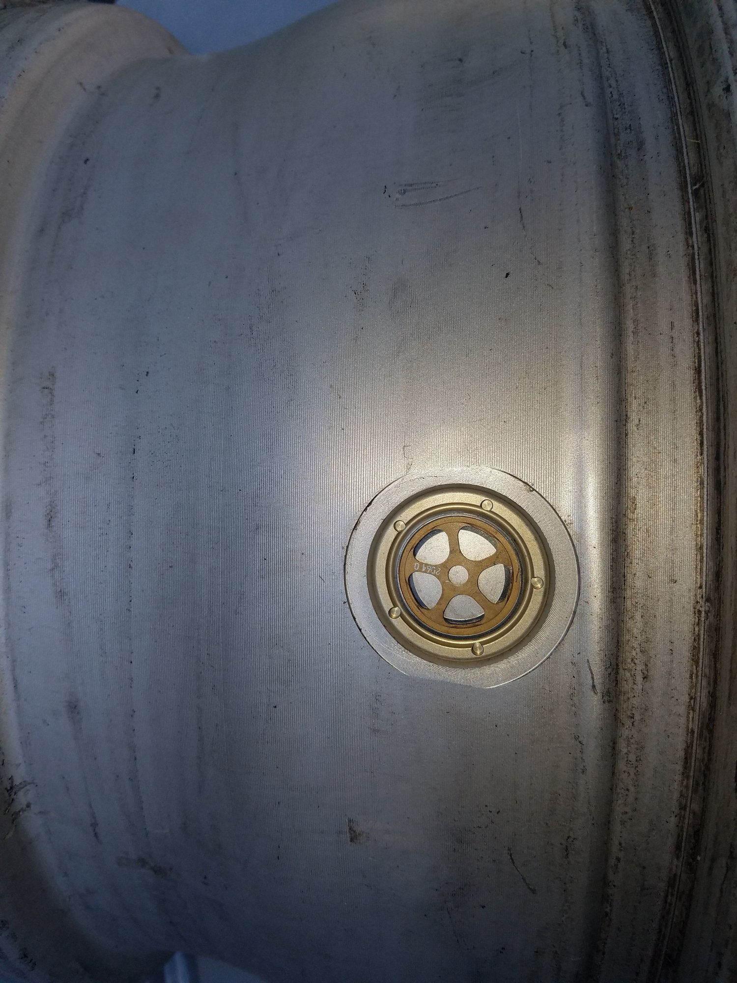 Wheels and Tires/Axles - 928 90-91 man hole wheels with RDK (tpms) - Used - 1990 to 1991 Porsche 928 - Farmingtn Hls, MI 48334, United States