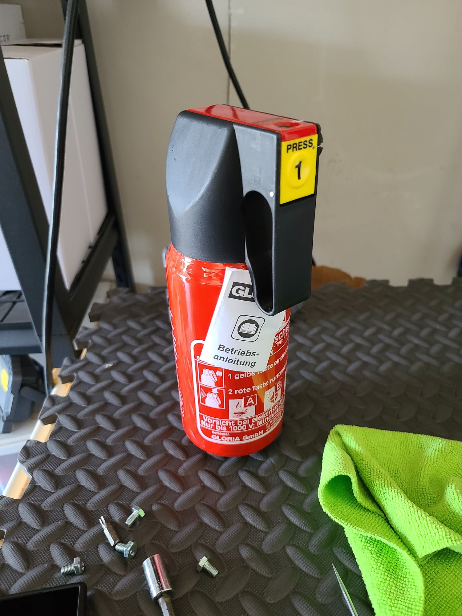 Miscellaneous - OEM Porsche Fire Extinguisher With Mount 992 911 - New - All Years Porsche All Models - Ellicott City, MD 21042, United States
