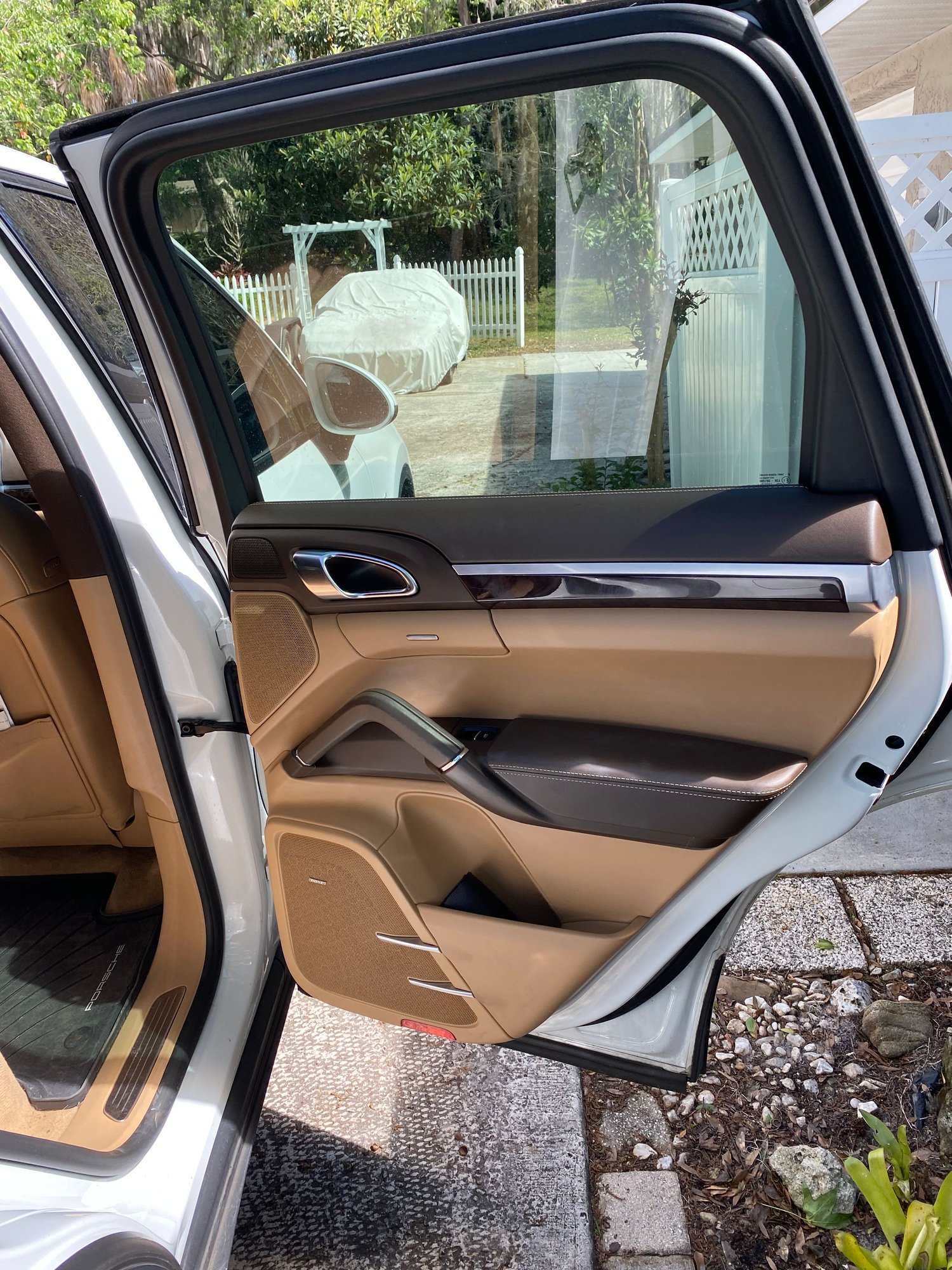 2015 Porsche Cayenne - 2015 Cayenne Diesel- Nice Spec, still under warranty, FL - Used - VIN WP1AF2A28FLA39357 - 84,500 Miles - 6 cyl - 4WD - Automatic - SUV - White - Lakeland, FL 33813, United States