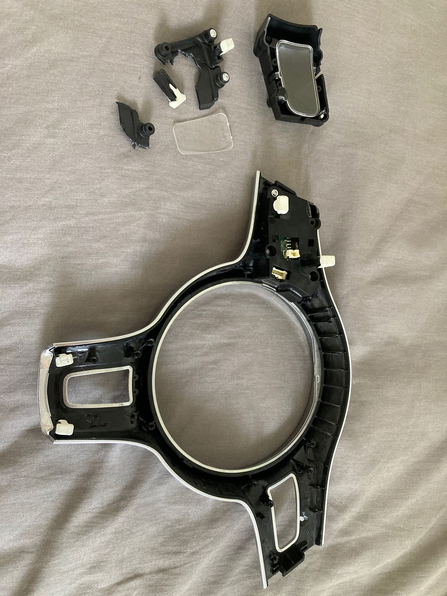 PDK Steering Wheel plastic trim broke, trying to source spares
