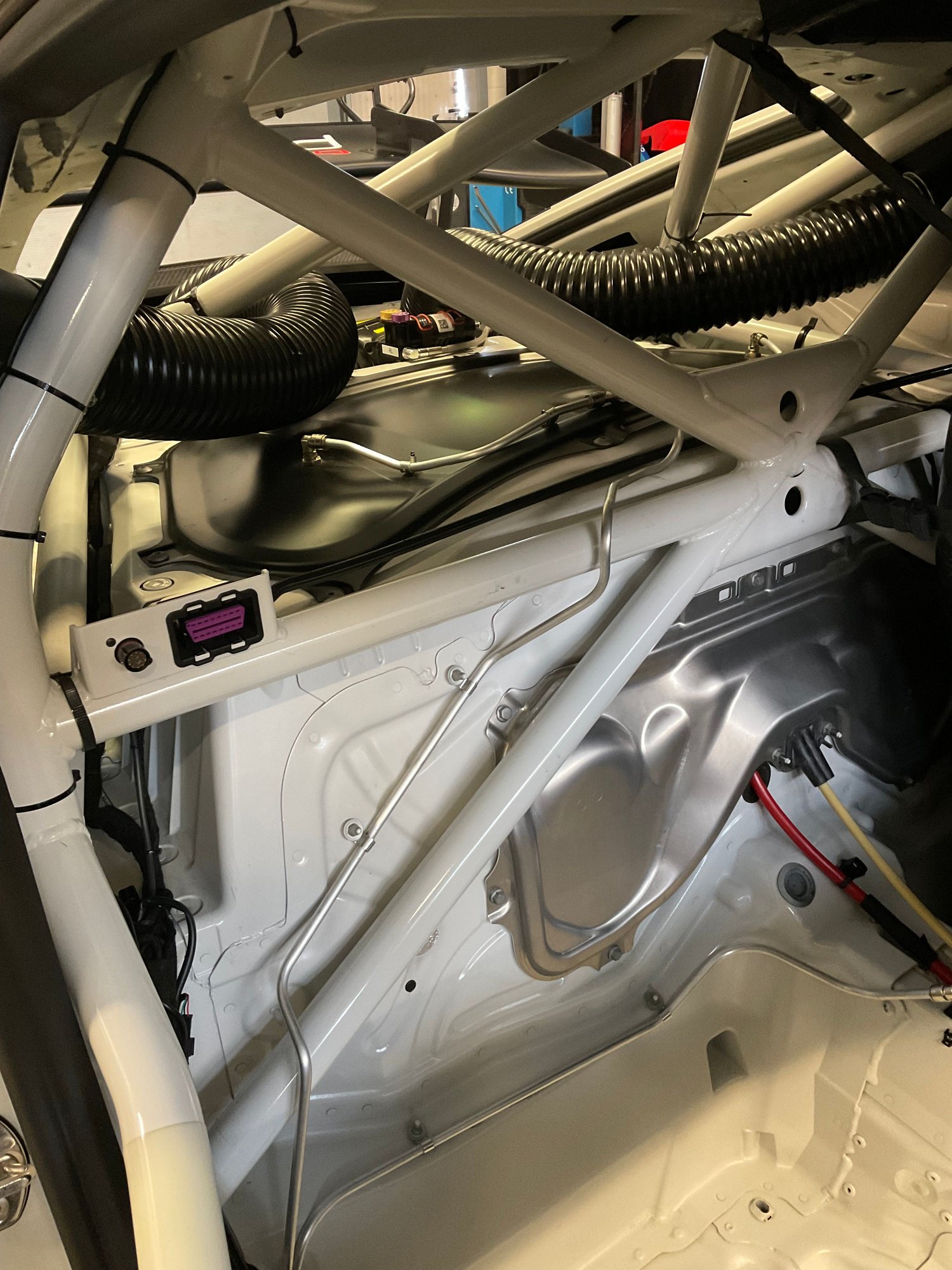 2019 Porsche 718 Cayman - For sale a late 2019 production 718 Cayman GT4 Clubsport Competition MR - Used - Lee's Summit, MO 64064, United States