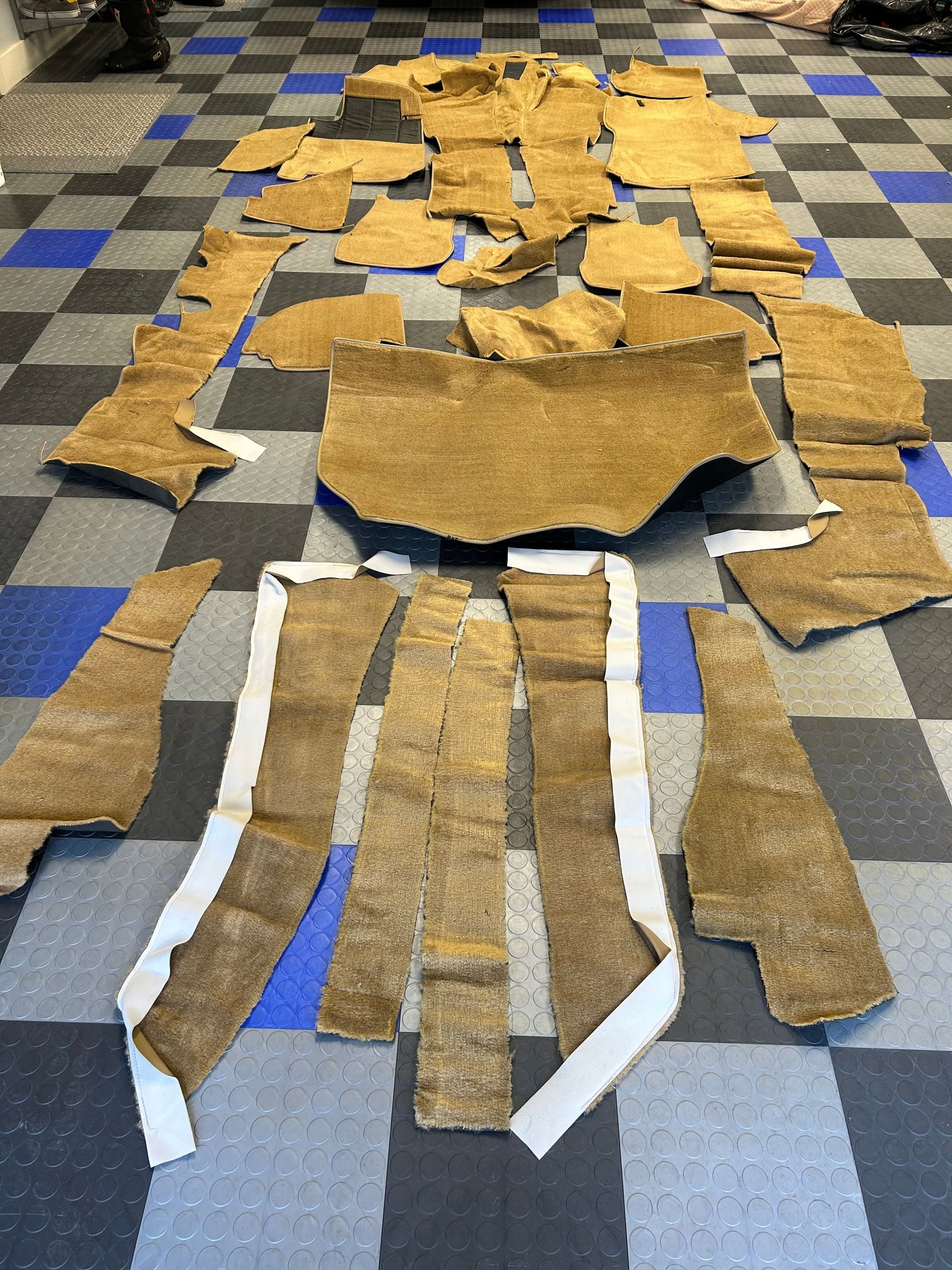 Interior/Upholstery - 928 new full carpet set - New - 0  All Models - Houston, TX 77381, United States